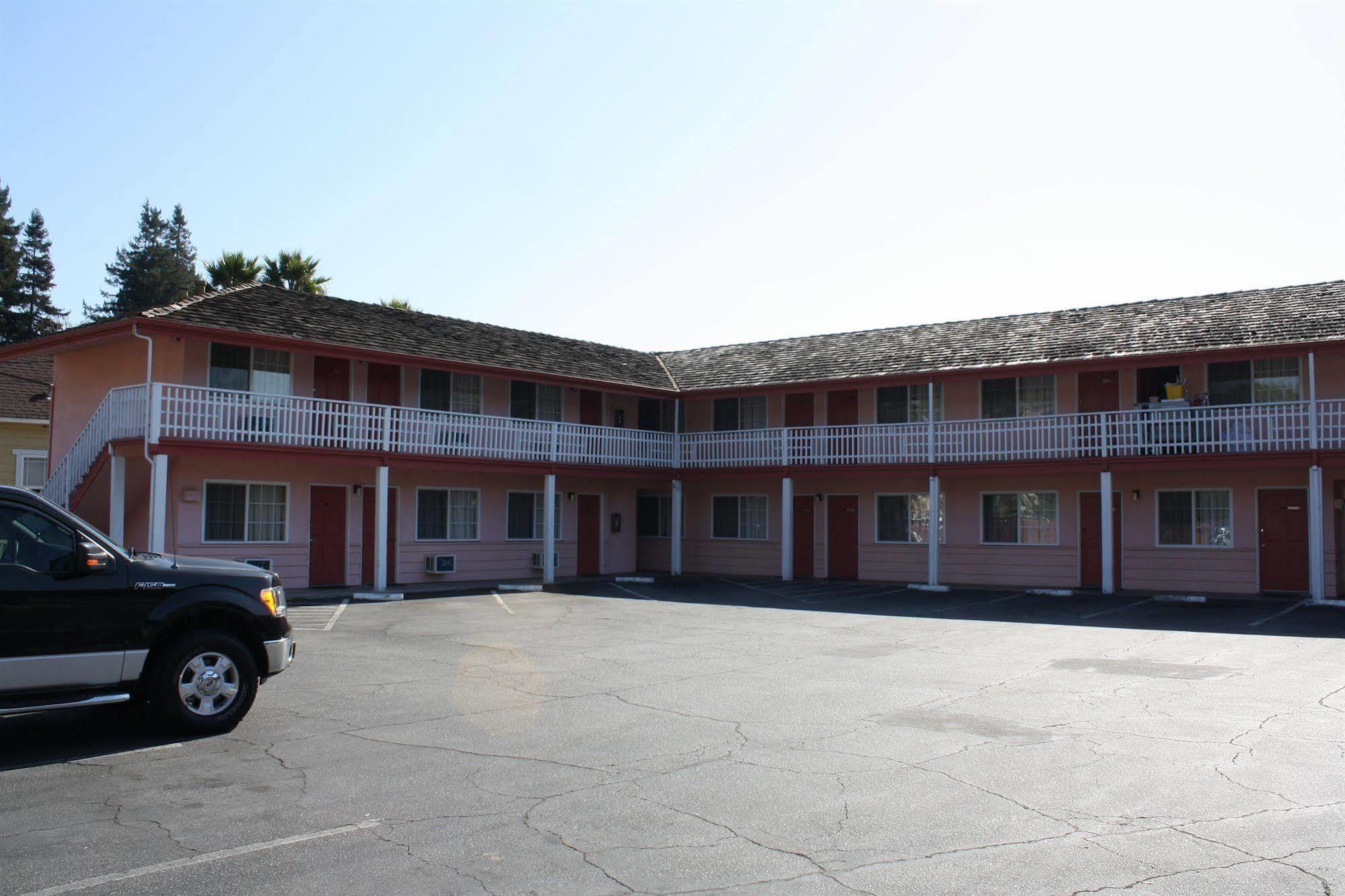 National 9 Motel Santa Cruz Ngoại thất bức ảnh